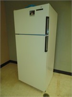 White Westinghouse Refrigerator from Room #509