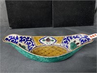 Kutani gondola-shaped dish