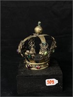 Royal crown decor with wooden base