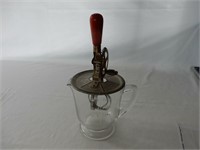 VINTAGE 4 CUP MEASURER WITH BEATER