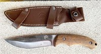Knife W/Leather Sheath