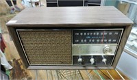 Vintage RCA Victor Radio Model RF12