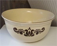 Vintage Pfaltzgraff 12.5 inch mixing bowl