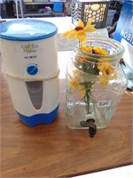 Ice Tea Brewer and Container