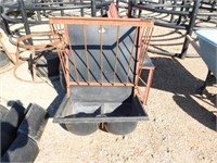 3-horse hay feeder with grain buckets