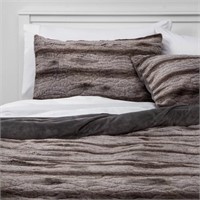 Threshold Full/Queen Faux Fur Comforter and Sham