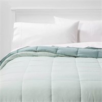 Room Essentials King Rev. Microfiber Comforter