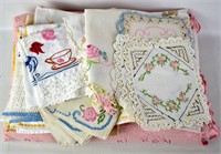 ASSORTED VINTAGE LINENS -- CASA CHARITY LOT