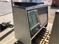 TRUE REFRIGERATED DELI/GLASS DISPLAY CABINET - 6'