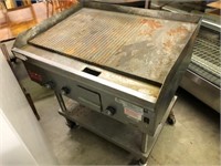 LANG GRIDDLE - NATURAL GAS - 23" X 36" SURFACE