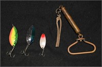 (3) VINTAGE FISHING LURES & SMALL METAL SCALE