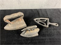 Miniature Toy Cast Irons & Trivet