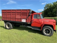 1975 International 1600 Loadstar Grain Truck