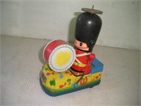 Battery Operated Tin Toy   8 Inches Tall