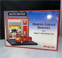 Snap-on Modern Garage Diorama