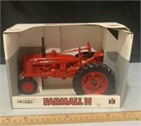 ERTL Farmall H