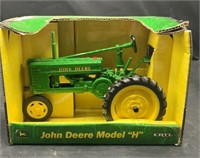 ERTL John Deere Tractor