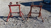 Adjustable pipe stands