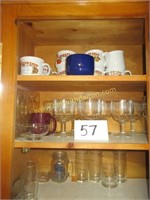 2 shelfs of glassware