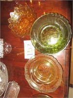 4 glass bowls