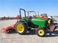 John Deere 3032E Tractor, 33 Hours