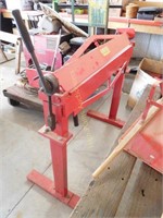 Central Machinery 36” Hand Metal Break