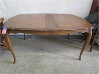 Dining Room Table - pick up only - no holding