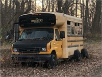 FORD 20 PASSENGER BUS - FOR PARTS