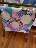 CIRCLE QUILT TOPPER