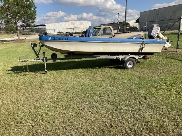 AUCTION TIME - Gooseneck Trailer & Bass Boat