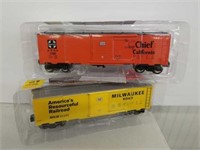 Super Chief/Milwaukee Road Boxcar Model Train