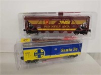 Pennsylvania /Santa Fe Boxcar Model Train