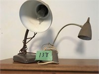 2 desk lamps