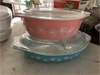 pink/blue retro pyrex dishes, w/lids