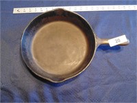 #8 Unmarked Wagner Cast Iron Skillet
