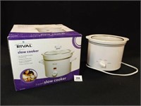 2 Qt Slow Cookers (2) - one in box