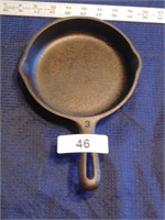Unmarked Wagner #3 Cast Iron Skillet