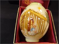 Ne'Qwa Art Nativity Ornament, in box