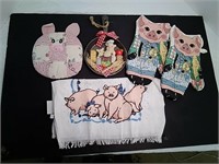 Kitchen Decor Pig Assortment