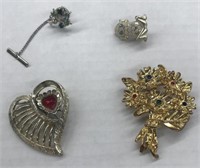 Lot of costume jewelry