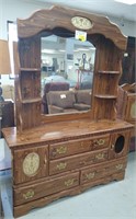 Lehigh Pressed wood  dresser. 4 drawers.
