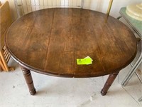 oval dinnette table 48 x 41" with 2 leaves