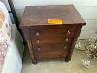 4 drawer chest 19 x 13.5 x 23"t
