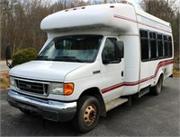 2006 Ford E-350 Super Duty Bus