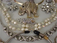VT Costume Jewelry Lot in Gold/Silver/Black