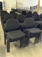 52 x chaises noir empilable