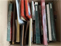 Box lot containing a variety of picture frames