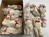 Box lot containing teddy bears