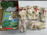 Box lot containing teddy bears