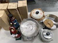 Box lot containing pots and ornaments